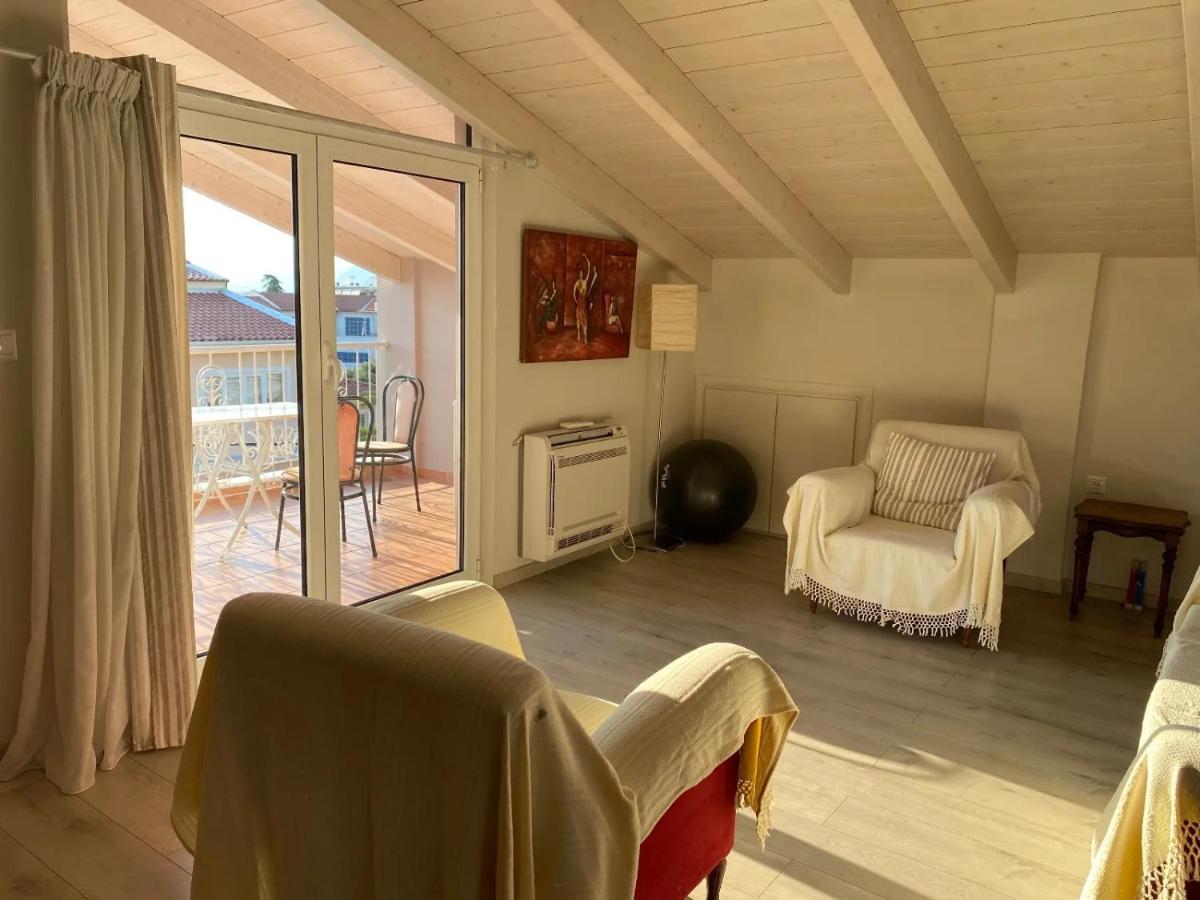 Sunny Apartment With Mountain View Patras Bagian luar foto